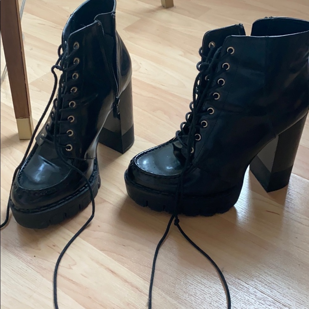 Black Zara Boots - SIZE 38 / 8 or 8 1/2